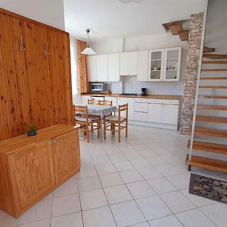 Apartmán With A - C In Siofok-balaton 19625 *