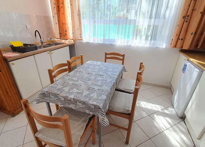 アパート With A - C In Siofok-balaton 19625 *